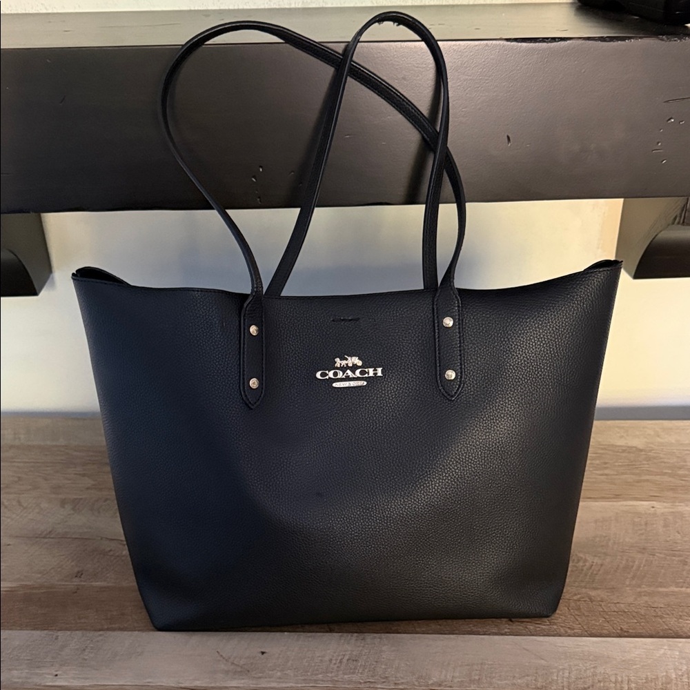 🔥SOLD🔥Coach large tote bag